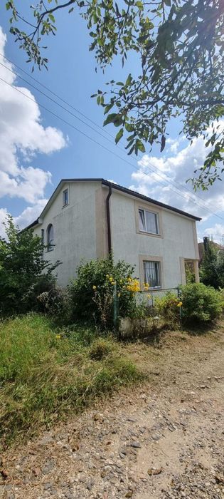 Просторий та затишний будинок, велика ділянка 42522