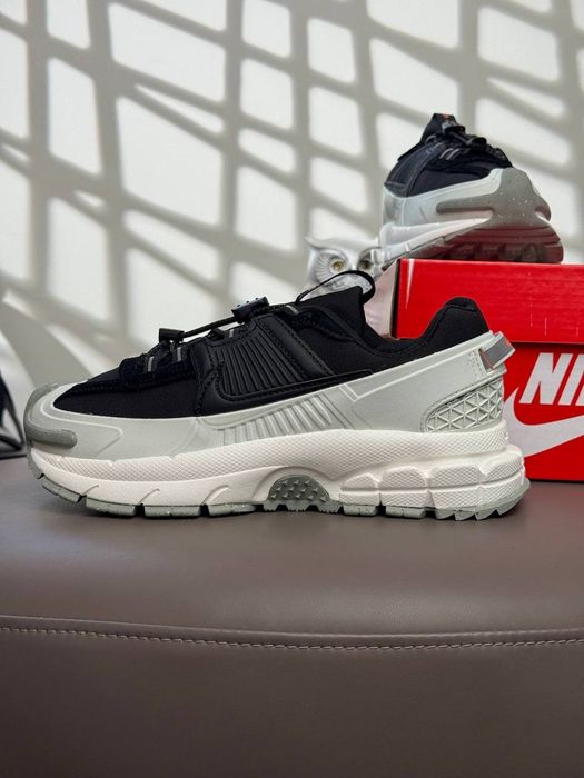 4 кольори (36-45) Nike Zoom Vomero Roam