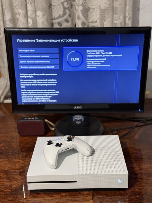 Продам xbox one s 1TB