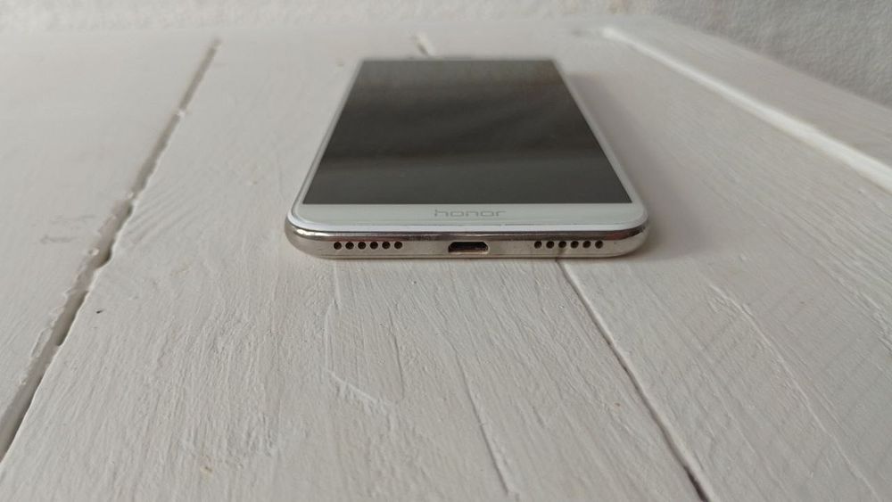 Продам телефон Honor 7C