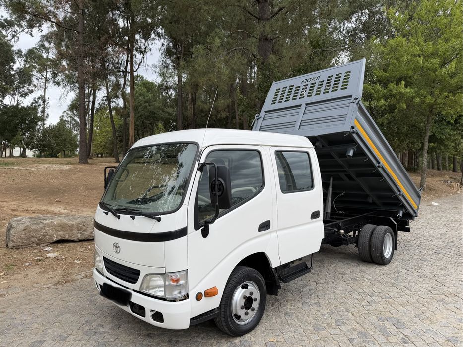 Toyota Dyna 250 Tribasculante 2006