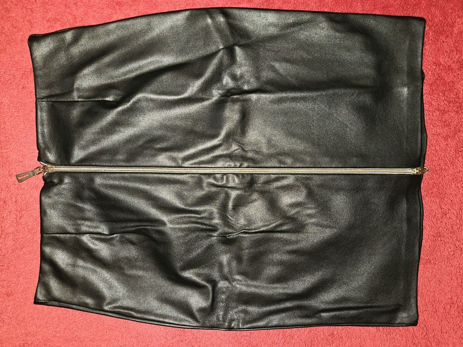 Спідниця "шкіряна" однотонна,чорна