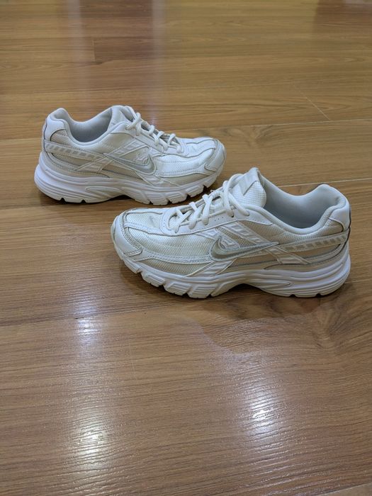 Кросівки жіночі Nike Initiator Triple White FZ9020-100 Оригінал  38р