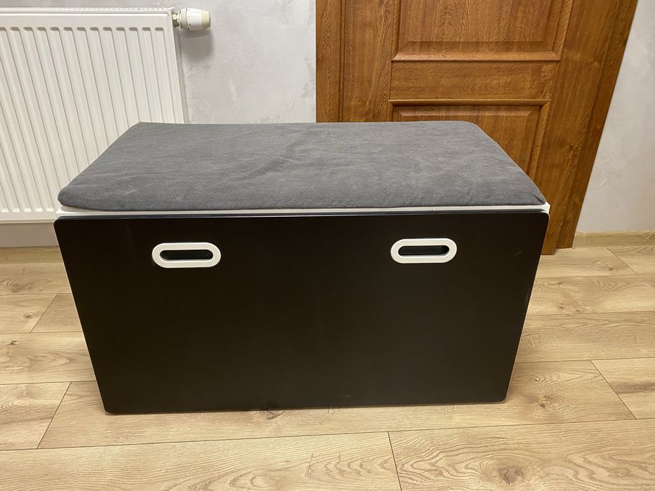 Szafka skrzynia z szufladą Ikea Smastad ławka front czarny stan BDB