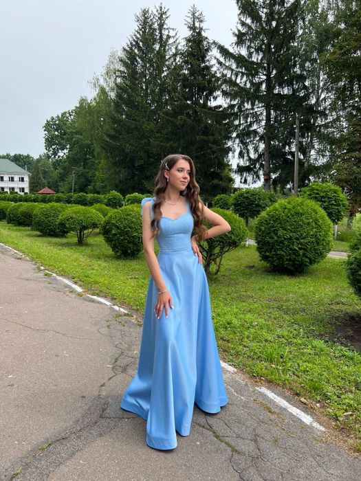 Продаю випускну сукню