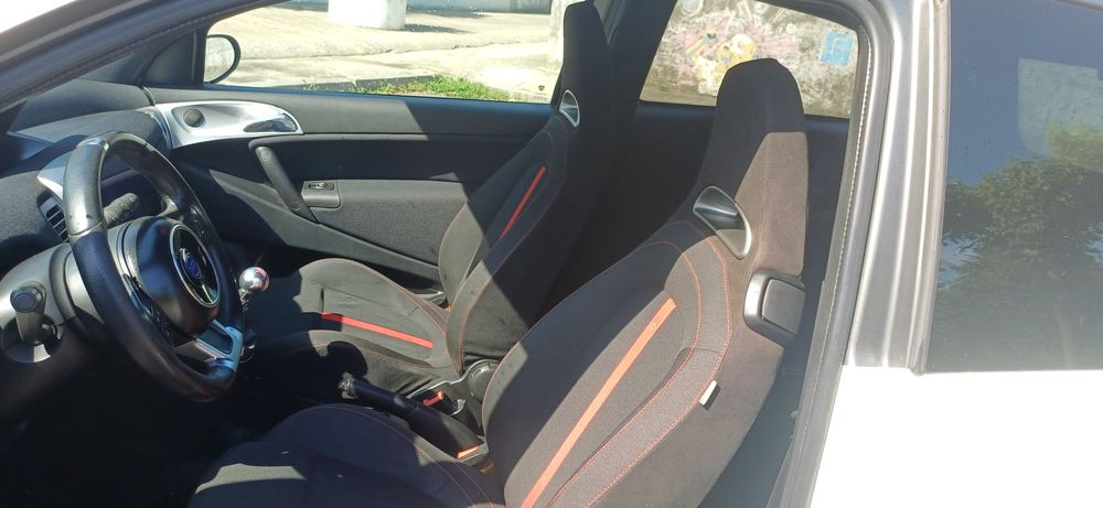 Lancia Ypsilon MOMO extras Abarth