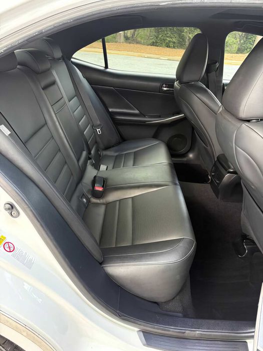 Lexus IS 300      2016