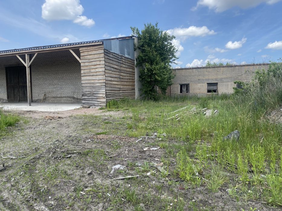 Продам  приміщення   під виробництво.