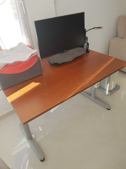 Secretária Ikea regulável