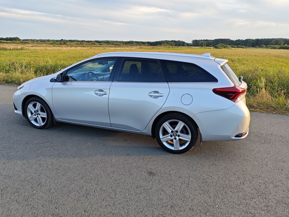 Toyota Auris, super stan, niski przebieg