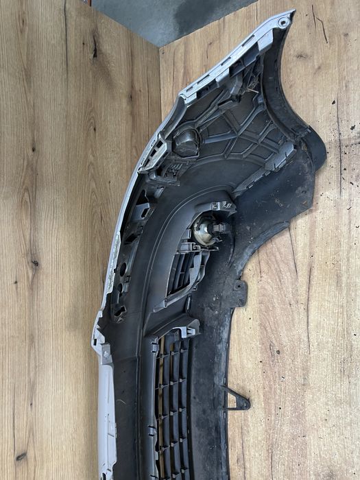 Zderzak przedni Golf 5 Plus kolor LA7W