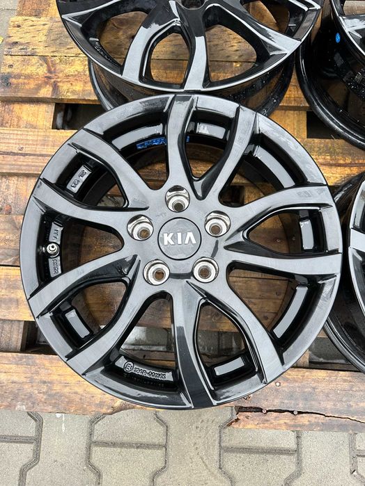 5x114,3 6,5j x 16" et 42,5 KIA OE jak nowe komplet alufelgi z TPMS