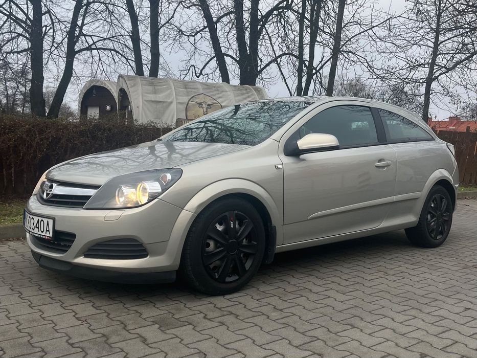 Opel Astra Opel Astra H GTC 2006r.