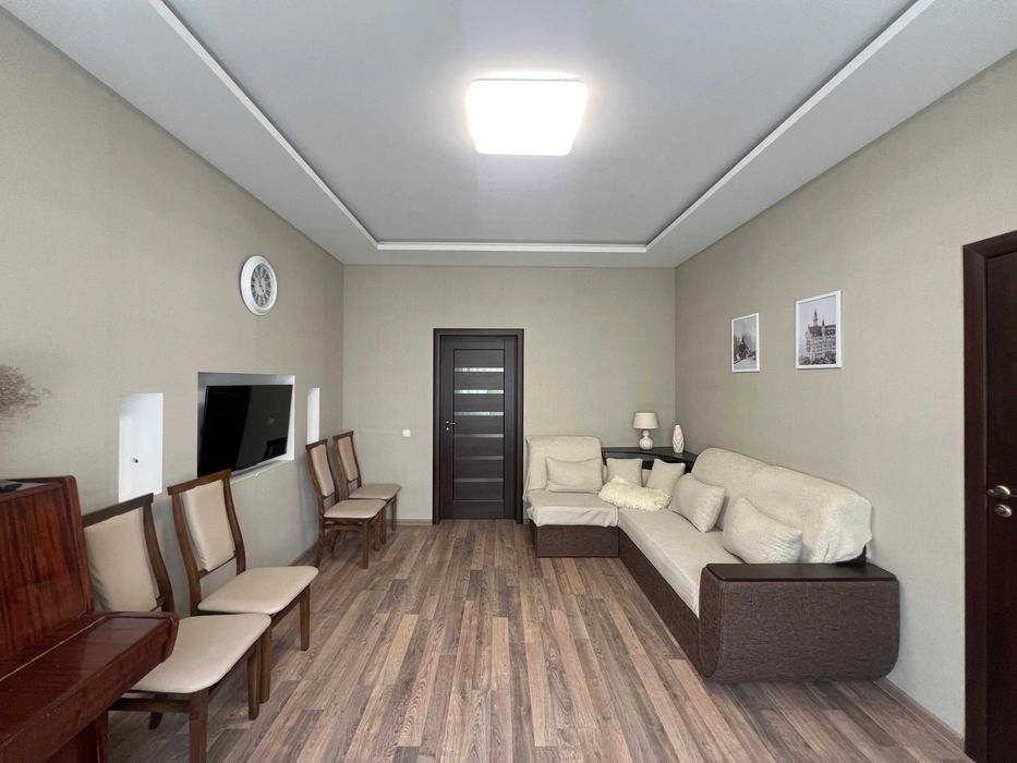 Капітальний будинок в місті Яготин - 5 кімнат, Є ВІДЕООГЛЯД