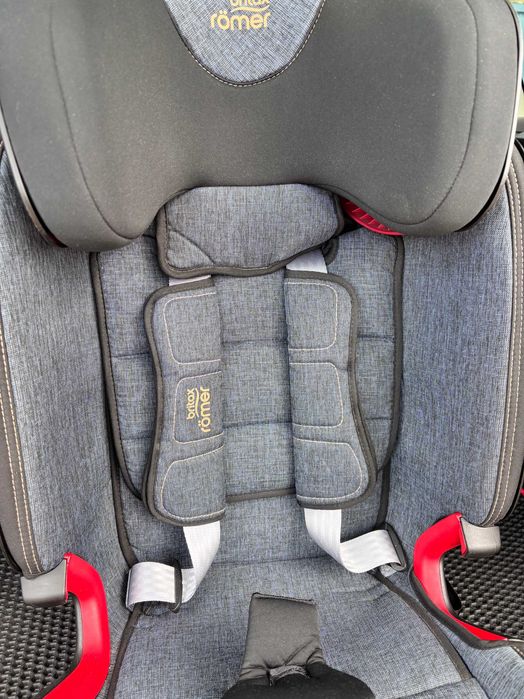 Продам б/у Автокресло Britax-Romer Advansafix IV М Blue Marble