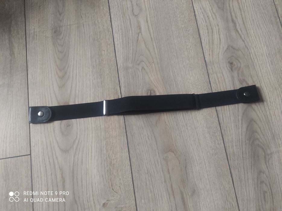Pasek zapinany na skówki 
Szerokość 3cm
Najkrótszy 43 cm
N