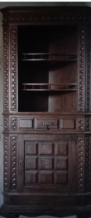 Mobilia de sala de jantar.