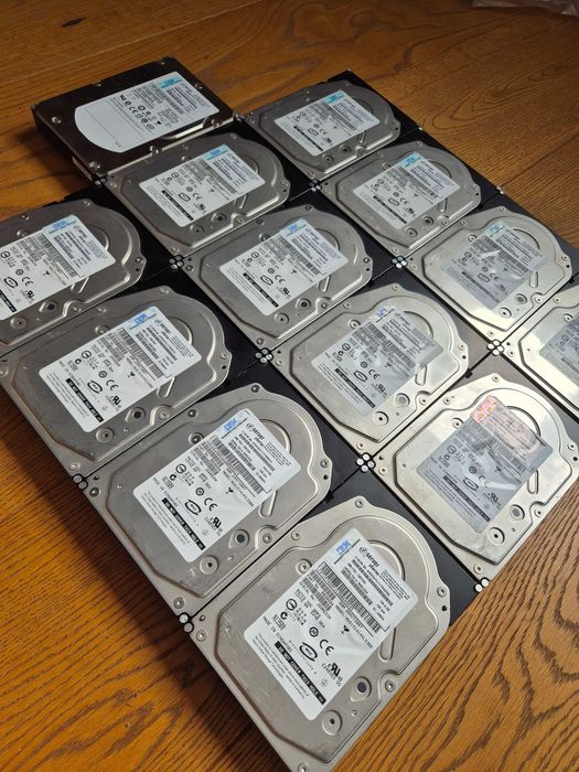 SAS/SCSI IBM 10N7232 146GB 15000RPM SAS 3Gb/s Hot Swap