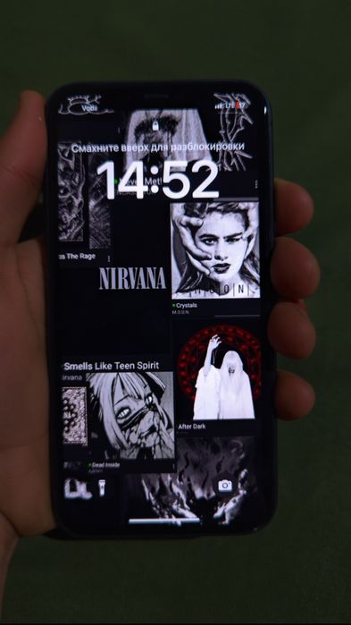 Айфон 11 чорного кольору