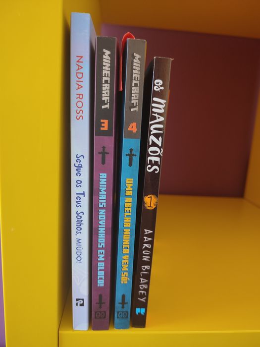 Livros de histórias novos