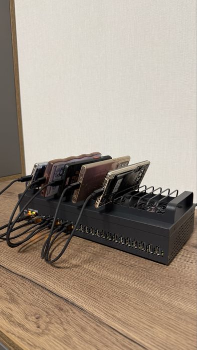 Бокс для фермы мобильных телефонов