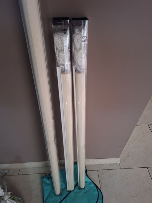 Rolety kremowe nowe.