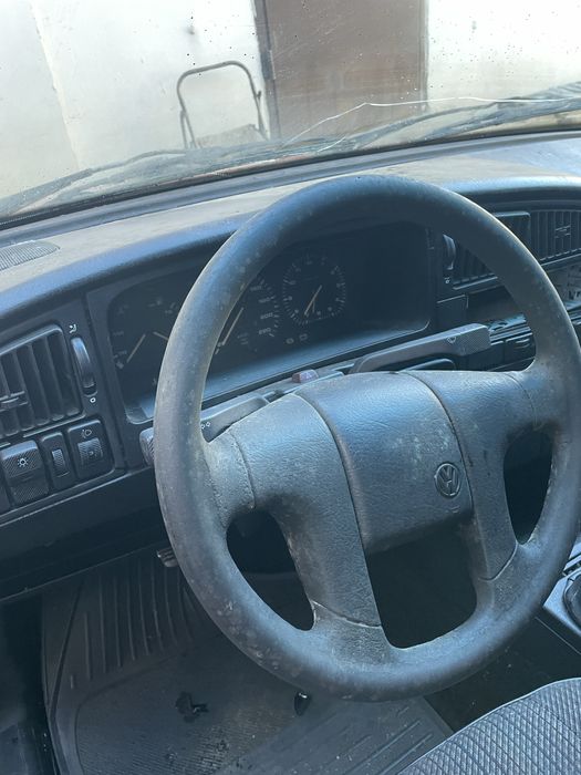 Продам авто , на ходу, стоит 4 года !