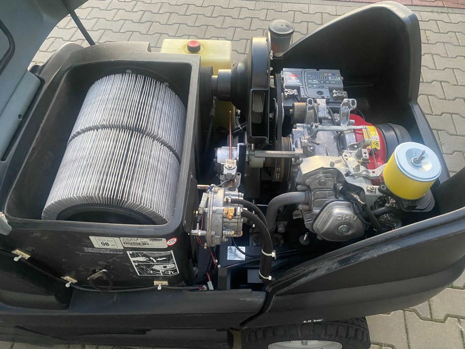 Zamiatarka Karcher KMR 100 100 R LPG spalinowa na gaz