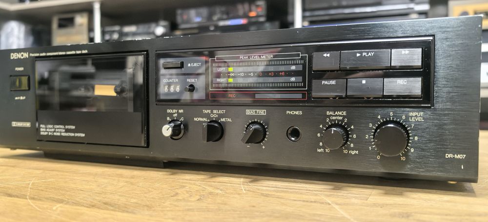Касетний програвач Denon DR-M07