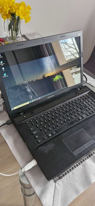 Laptop / Lenovo G700