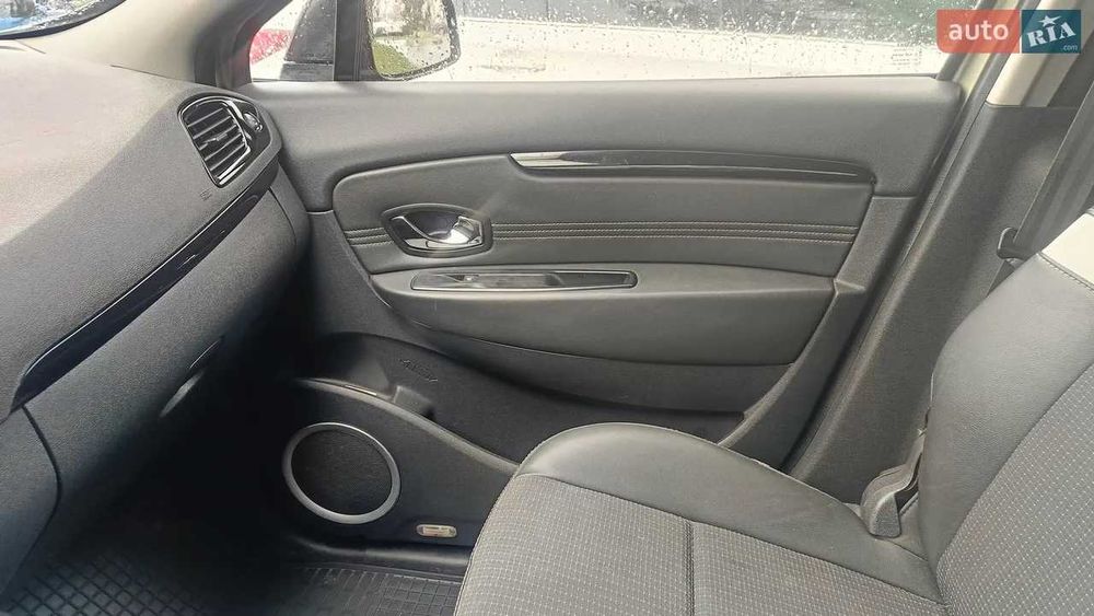 Renault Scenic 2012 рено сценік