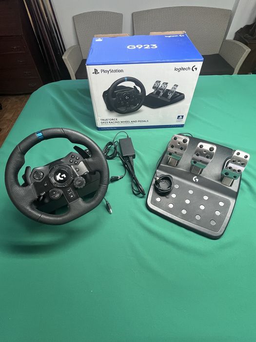 Logitech G923 PS5 / PS4 / PC - Como Novo (Entrega em mão Folgosa)