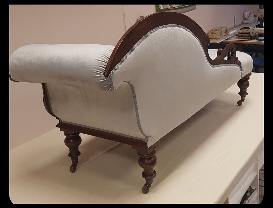 Szezlong antyk z roku 1860