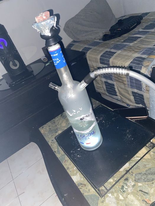 shisha artesanal. ( garrafa de grey goose)
