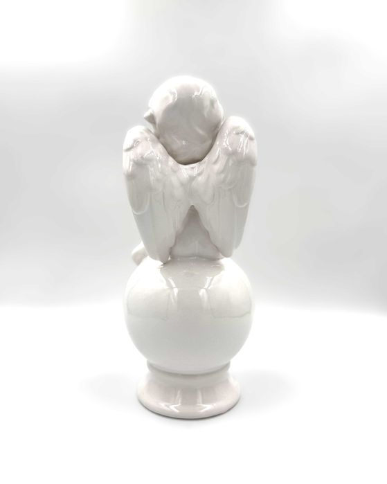 Figura anioł na kuli, biała figura do domu, dekoracja do domu, prezent