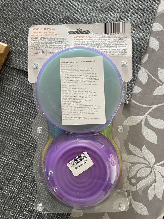 tigelas e colheres para bebe