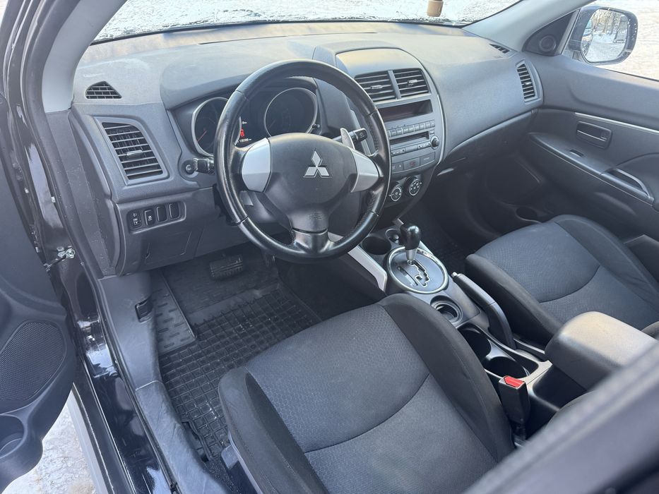 Mitsubishi ASX 2012 год автомат 136тыс. пробег