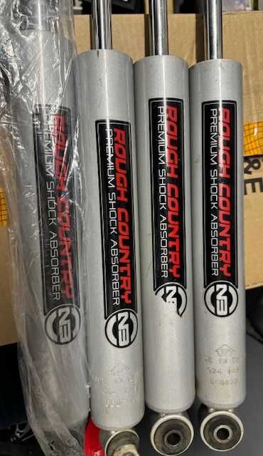 Gearancja 2 lata. Komplet amort. lift 4-6" Jeep ZJ Rough Country