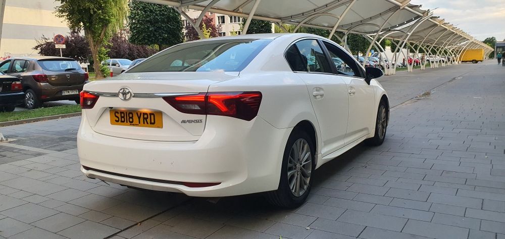 Toyota avensis 2.0 d 4 d 2018 anglik