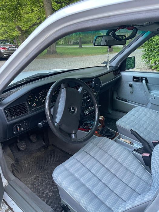 Sprzedam Mercedes w201 1.8