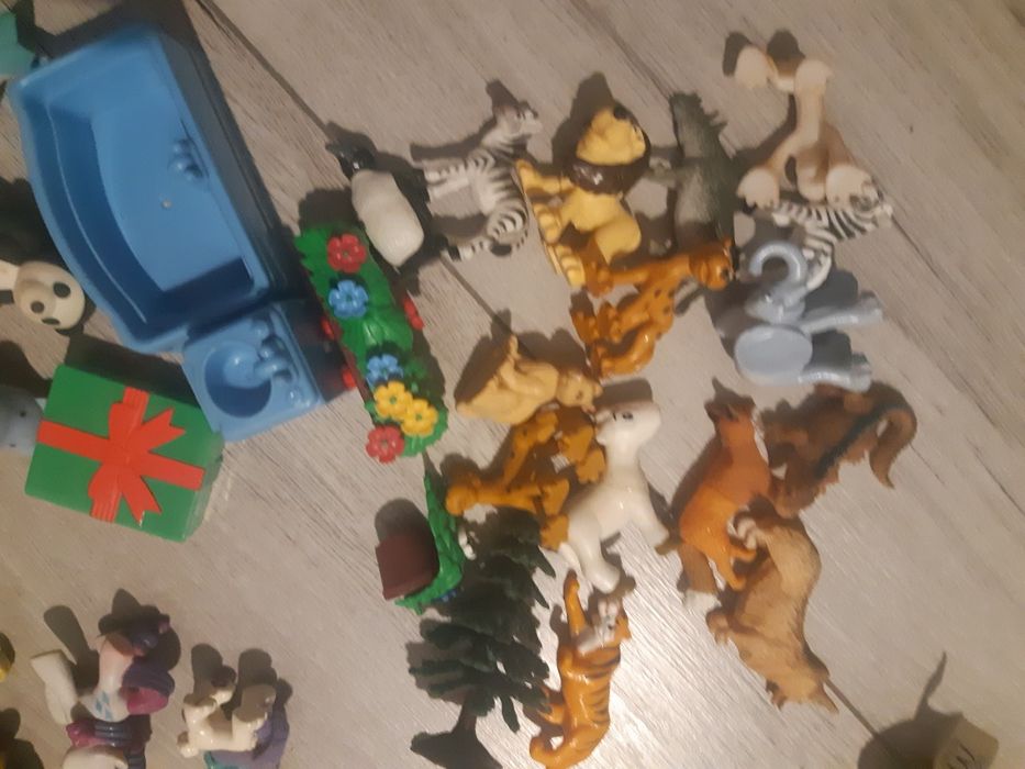 Różne zabawki dla dziewczynki