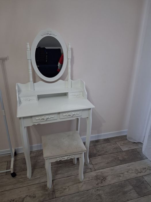 Toaletka dla dziewczynki