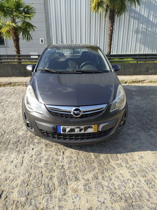 Opel Corsa 1.2 Caixa Automática (2011) — fotografia 4