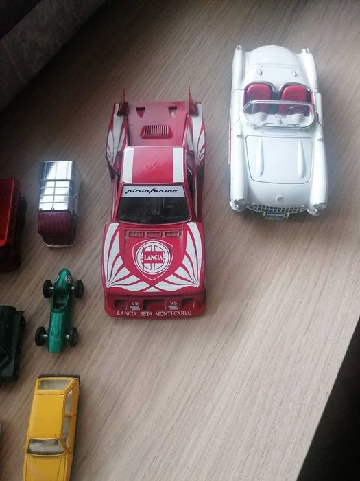 Miniaturas vintage - Ler anúncio)