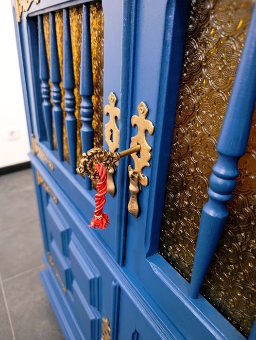Móvel Vintage Azul e Dourado