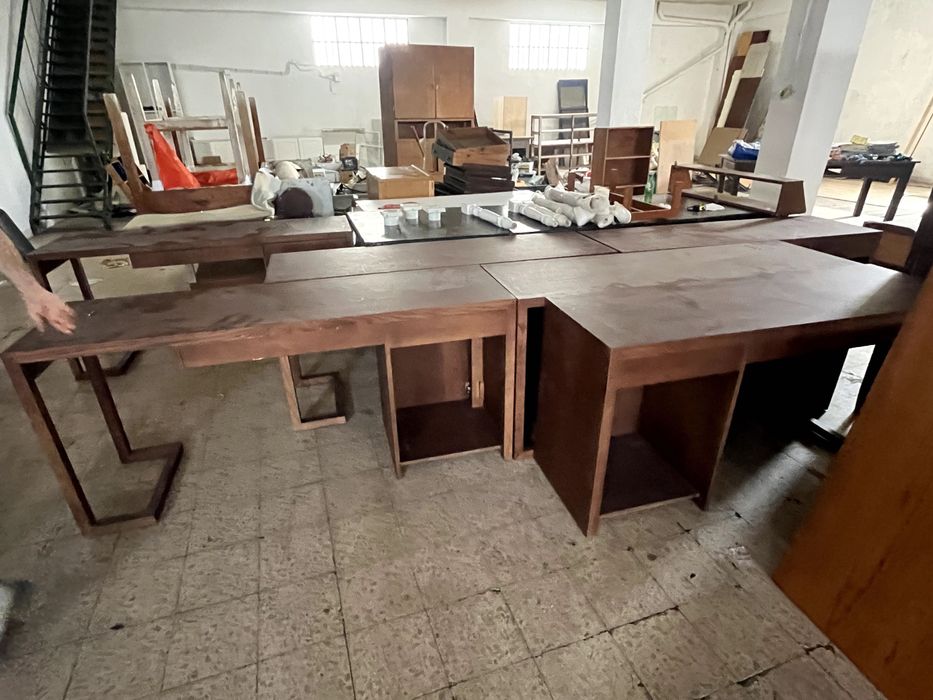 Conjunto de 7 secretarias em madeira