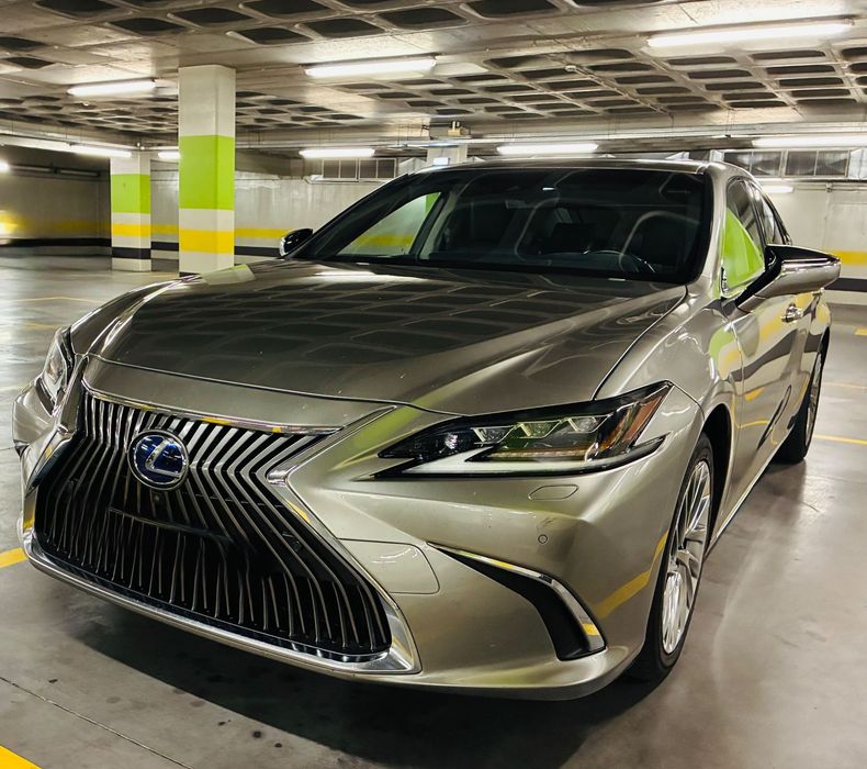 Lexus ES 300h Luxury+