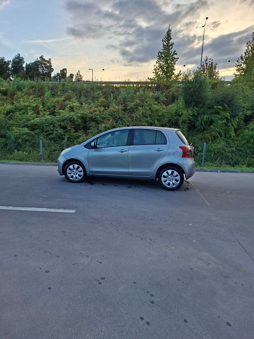 Toyota yaris 1.4D4D com a.c foto 2