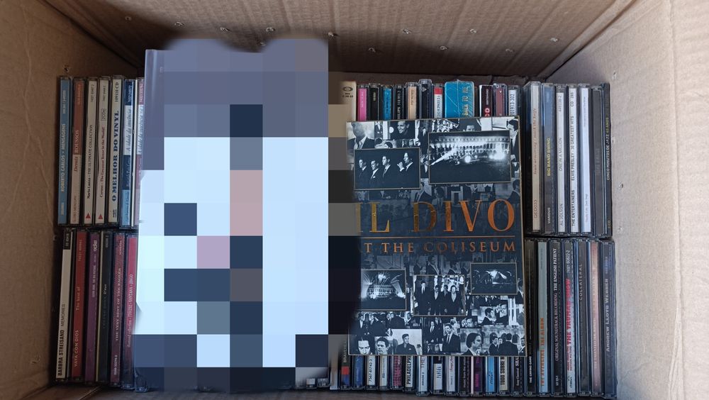 Lote + 100 CDs, alguns duplos e triplos