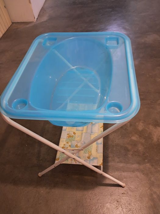 Suporte de banheira e banheira para bebé em perfeito estado